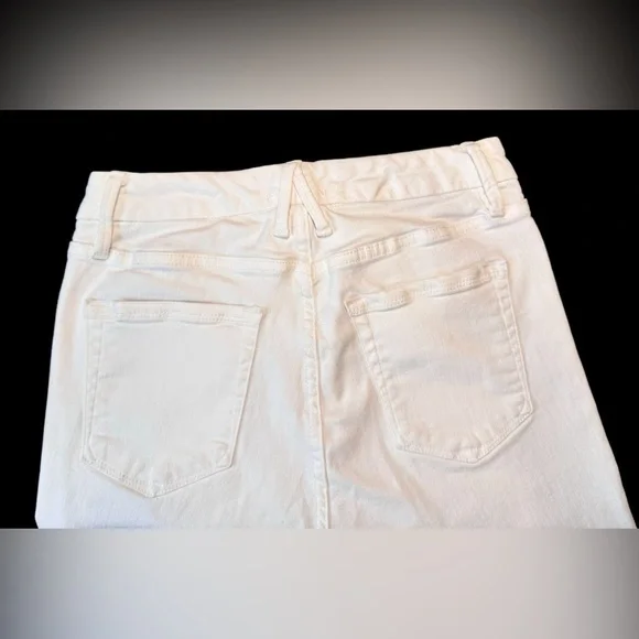 Good American | Good Legs Cropped Jeans (6/28) Inseam 27”​ - Picture 7 of 9